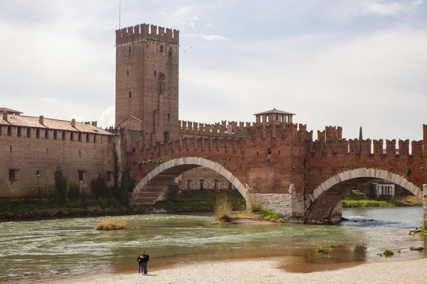 Quels sont les meilleurs circuits pour une découverte des châteaux médiévaux en Écosse ?